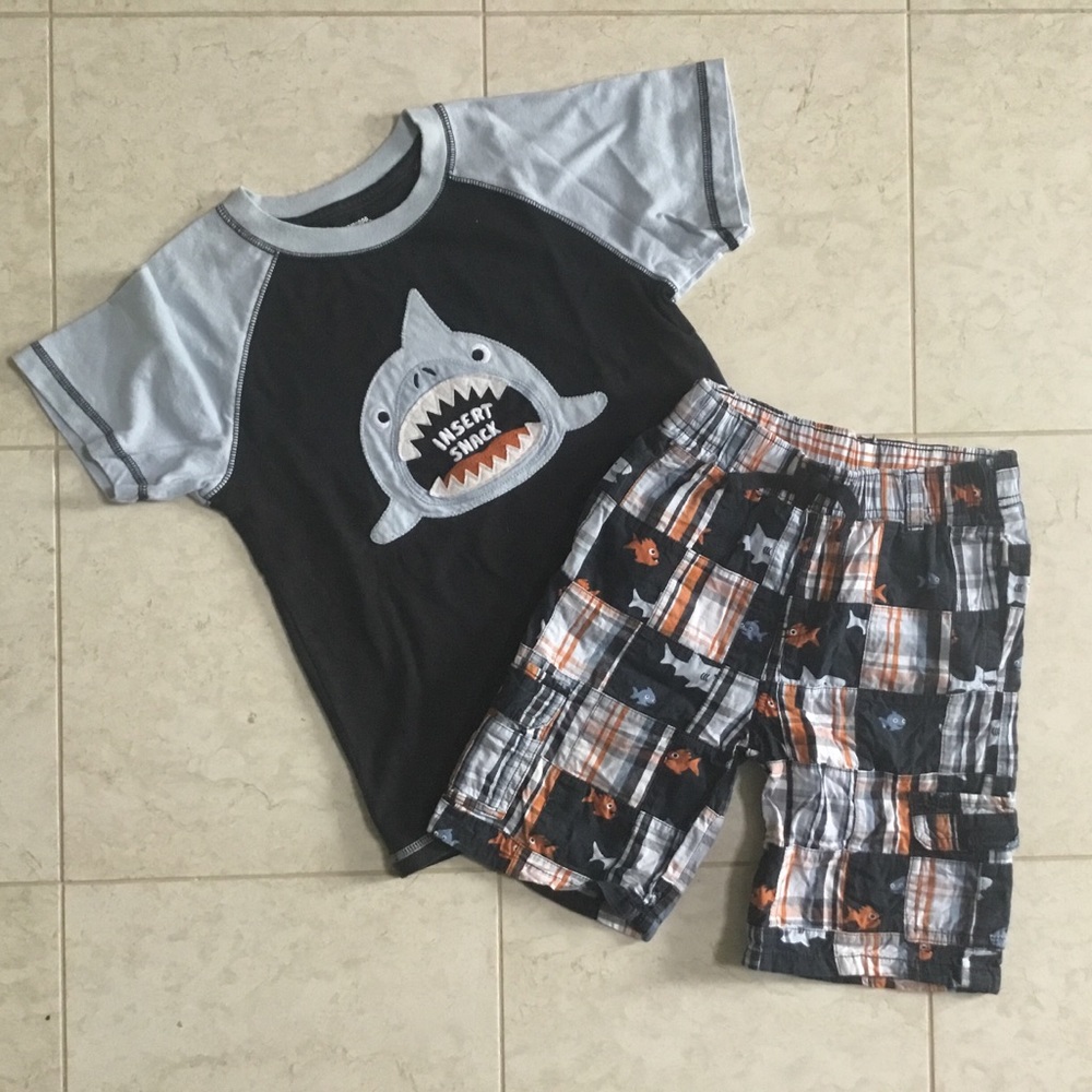 GYMBOREE blue shark Tee shirt & patchwork shorts 5
